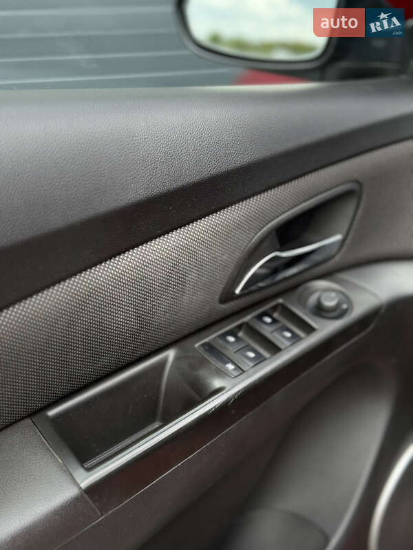 Седан Chevrolet Cruze 2013 в Черновцах