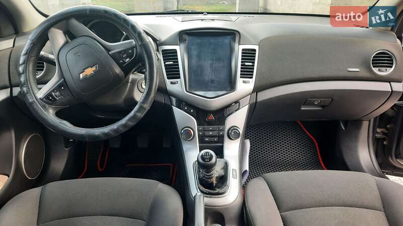 Хэтчбек Chevrolet Cruze 2011 в Кривом Роге