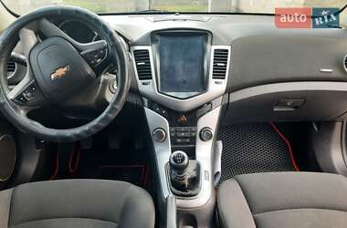 Хетчбек Chevrolet Cruze 2011 в 