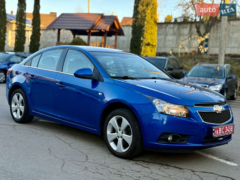 Седан Chevrolet Cruze 2010 в Ровно