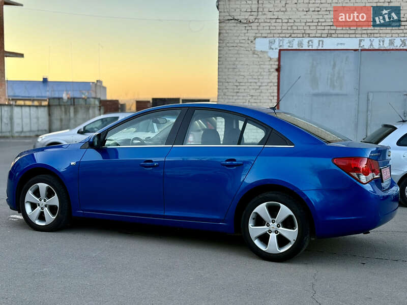 Седан Chevrolet Cruze 2010 в Ровно
