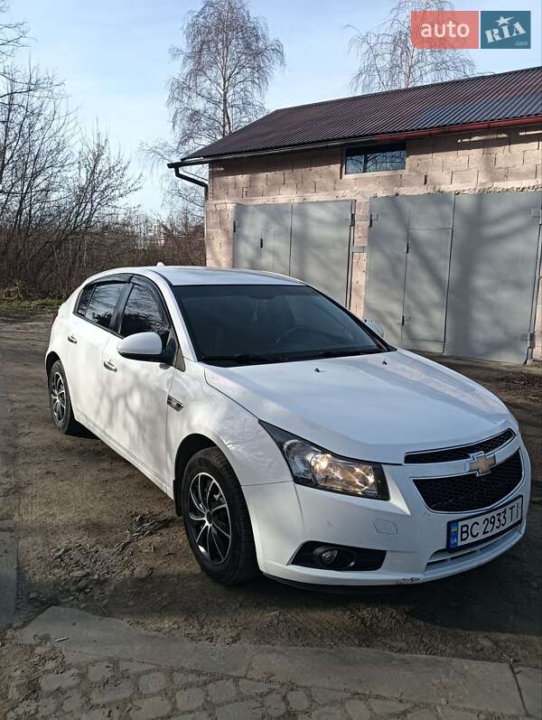 Хетчбек Chevrolet Cruze 2011 в Новояворівську