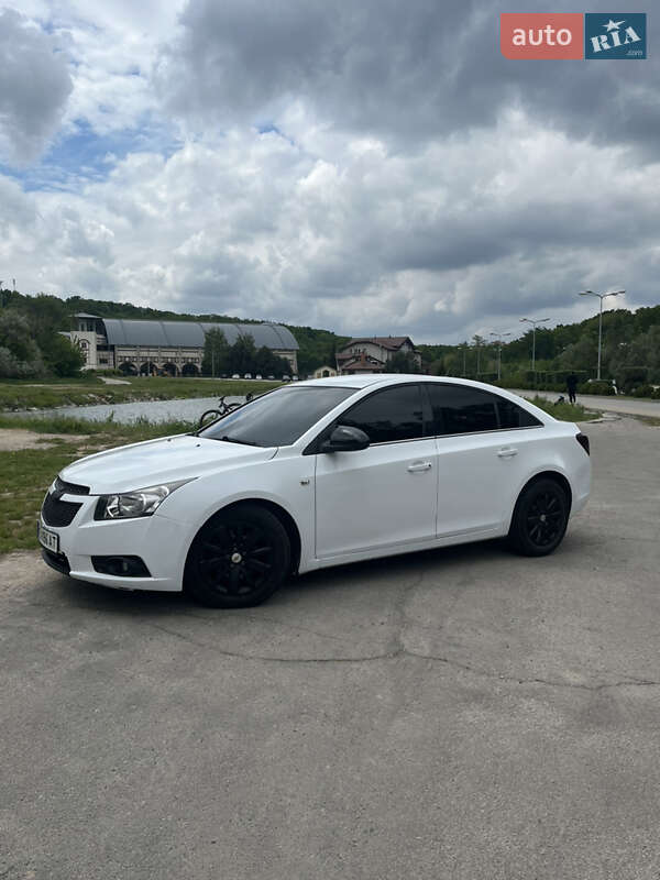 Седан Chevrolet Cruze 2011 в Днепре