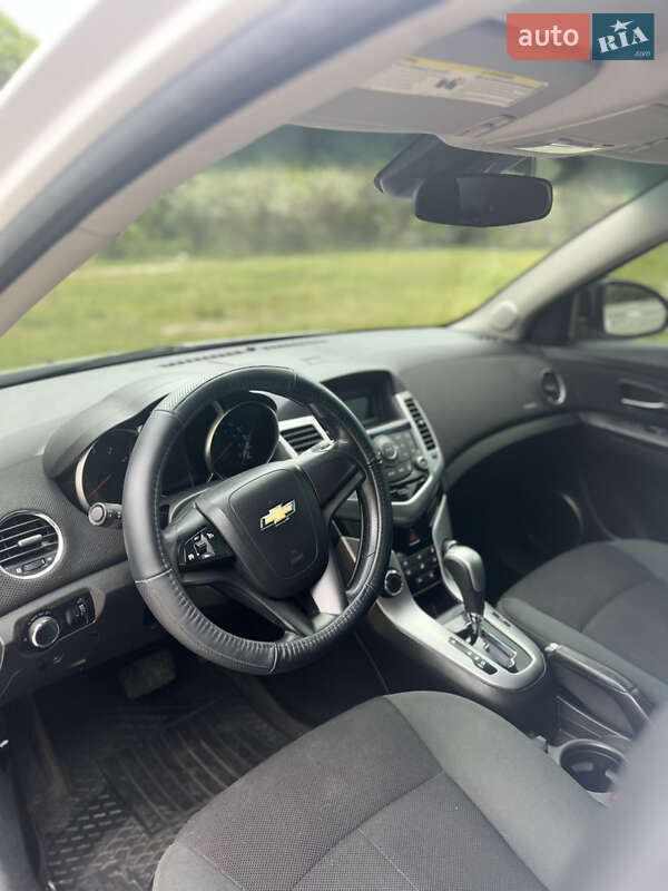 Седан Chevrolet Cruze 2011 в Днепре