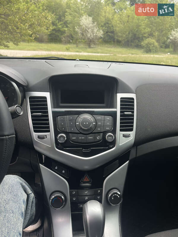 Седан Chevrolet Cruze 2011 в Днепре