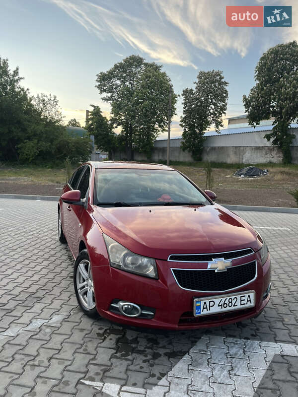 Седан Chevrolet Cruze 2011 в Ромнах