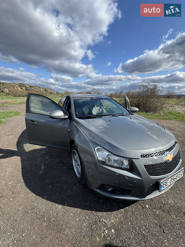 Седан Chevrolet Cruze 2011 в Южноукраинске