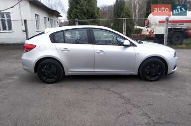 Хэтчбек Chevrolet Cruze 2012 в 