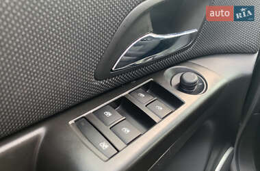 Хетчбек Chevrolet Cruze 2012 в 
