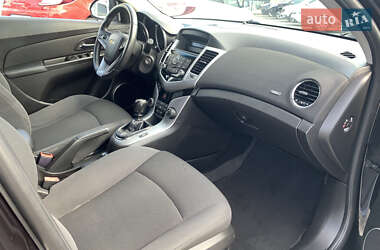 Хетчбек Chevrolet Cruze 2012 в 
