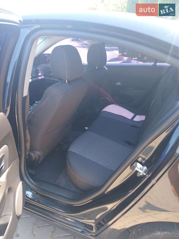 Седан Chevrolet Cruze 2011 в Николаеве