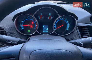 Хэтчбек Chevrolet Cruze 2012 в 