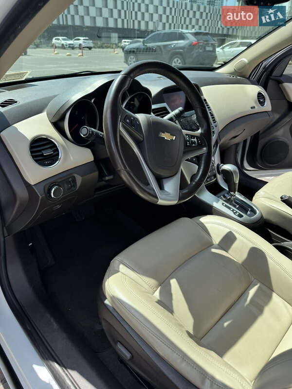 Седан Chevrolet Cruze 2014 в Одесі