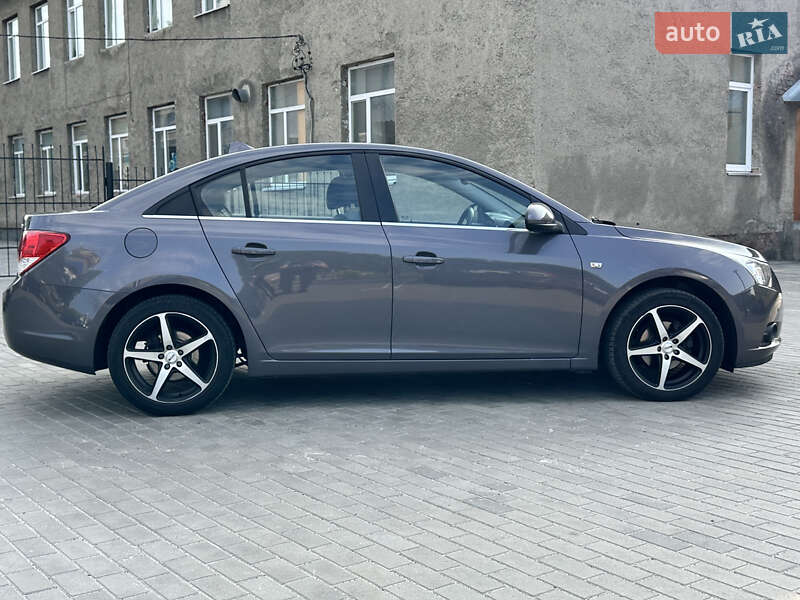 Седан Chevrolet Cruze 2010 в Луцьку