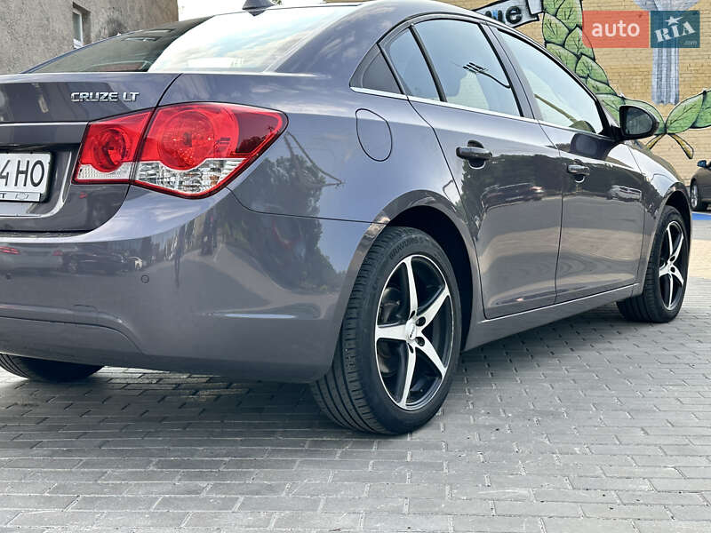 Седан Chevrolet Cruze 2010 в Луцьку