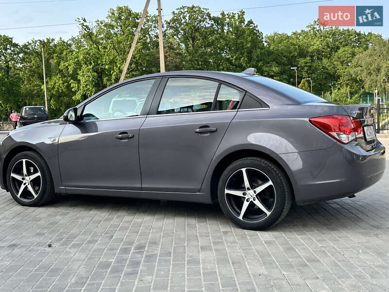 Седан Chevrolet Cruze 2010 в Луцьку