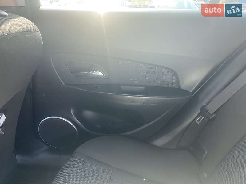 Седан Chevrolet Cruze 2012 в Києві