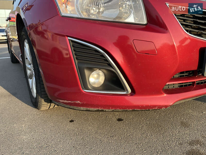 Седан Chevrolet Cruze 2014 в Романіву