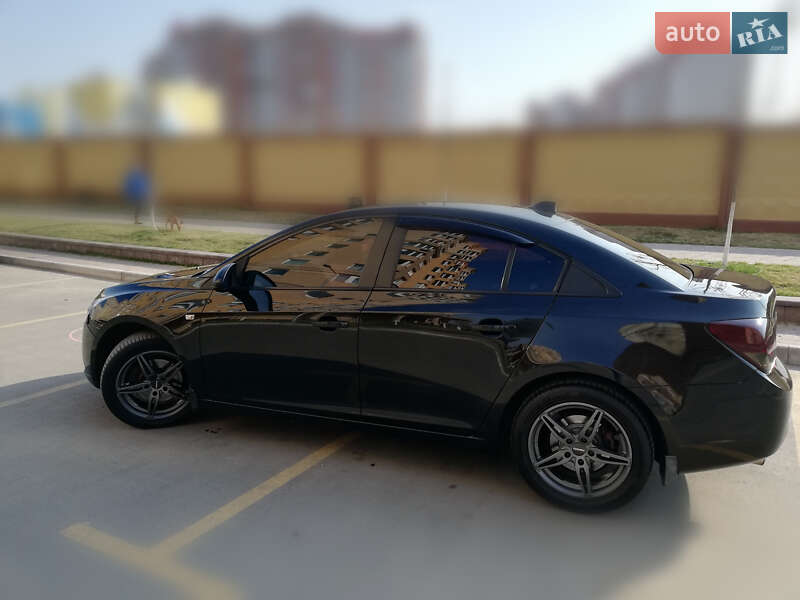 Седан Chevrolet Cruze 2010 в Києві