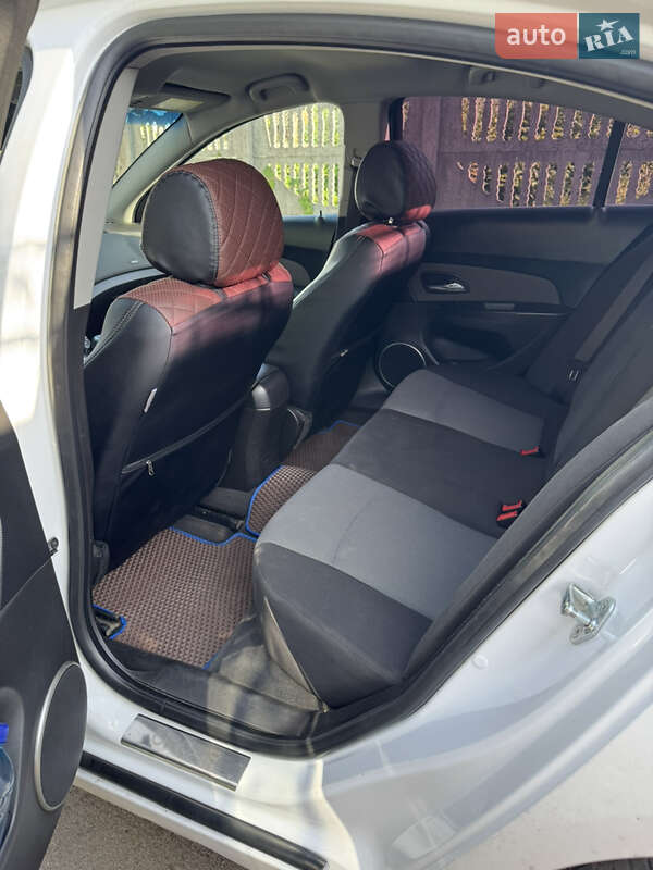 Седан Chevrolet Cruze 2009 в Житомирі