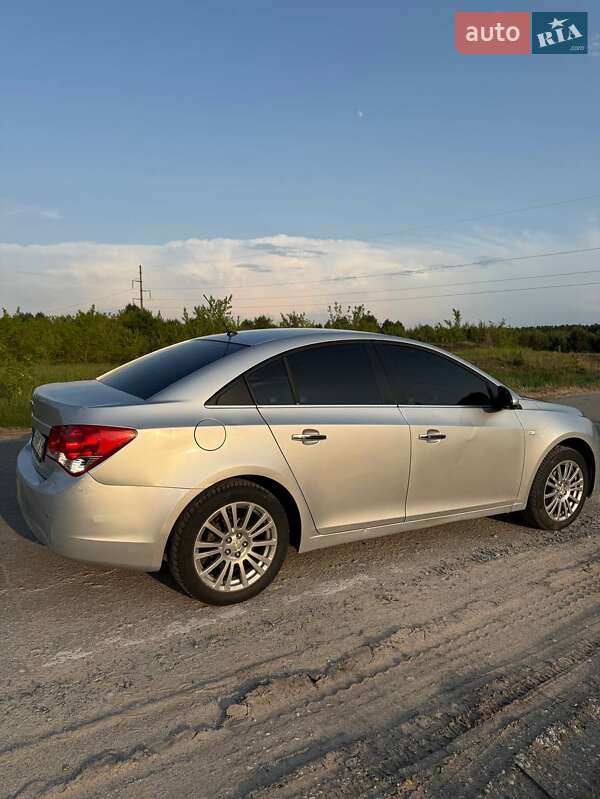 Седан Chevrolet Cruze 2014 в Славуте