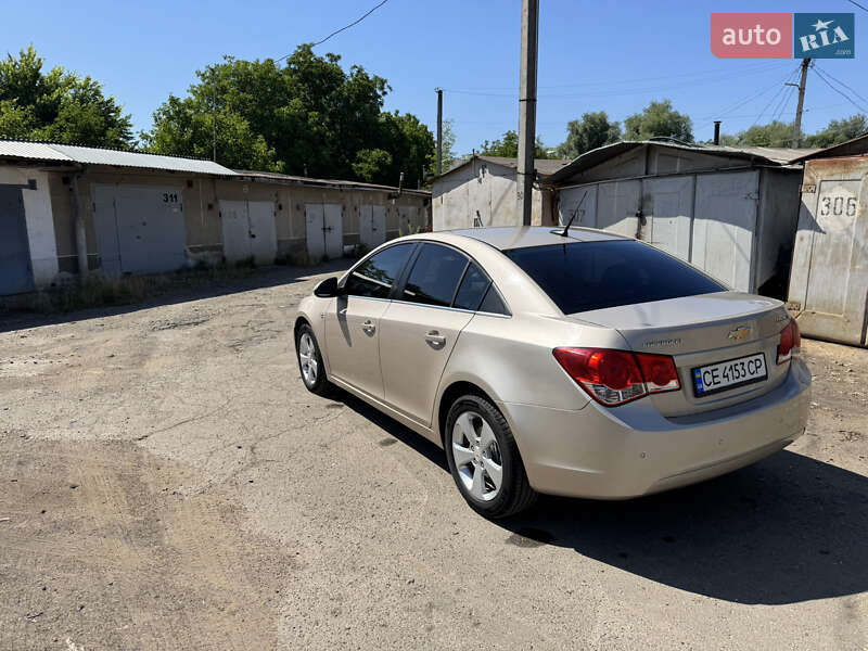 Седан Chevrolet Cruze 2011 в Чернівцях