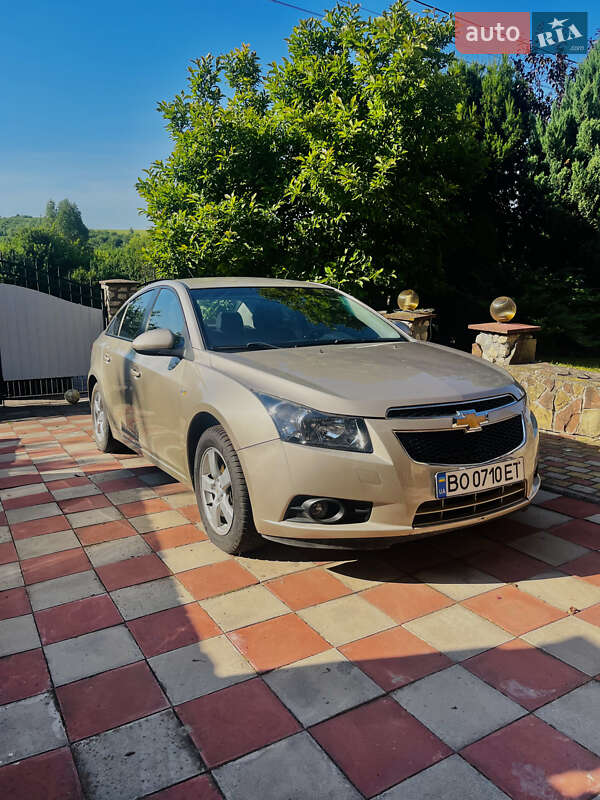 Седан Chevrolet Cruze 2011 в Тернополе