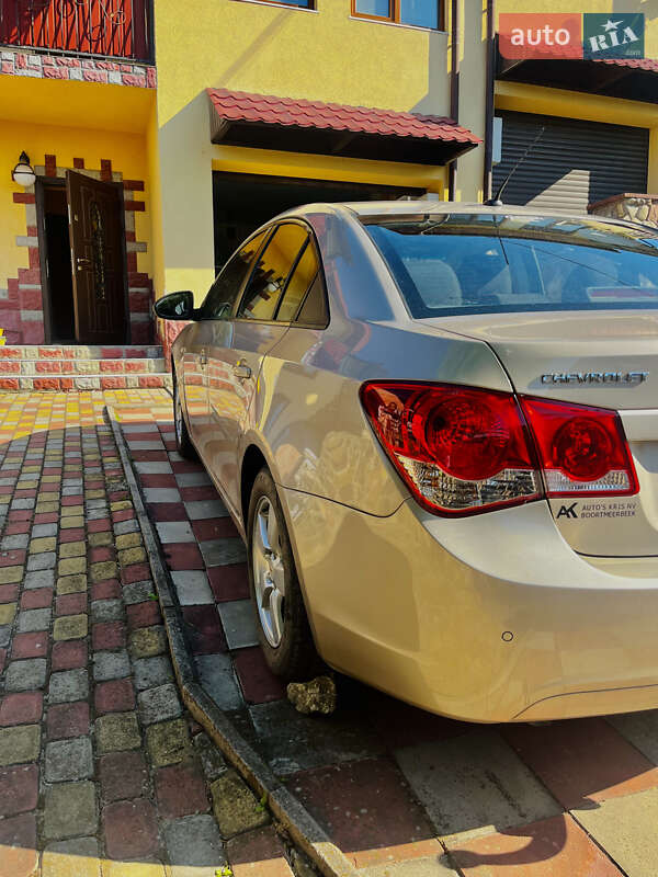 Седан Chevrolet Cruze 2011 в Тернополе