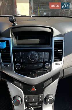 Седан Chevrolet Cruze 2011 в 