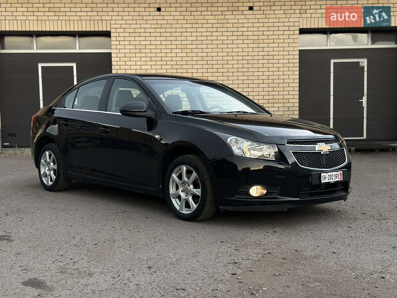 Седан Chevrolet Cruze 2010 в Луцке