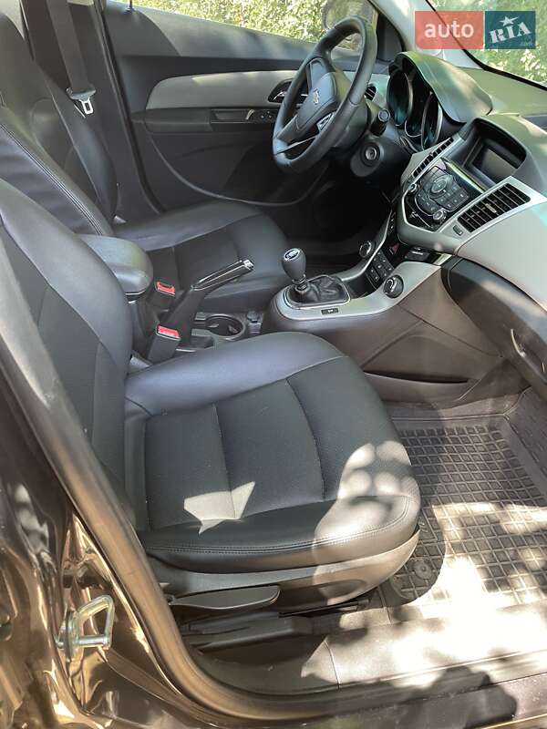 Седан Chevrolet Cruze 2014 в Дніпрі