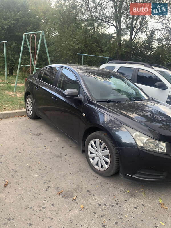 Седан Chevrolet Cruze 2009 в Ужгороді