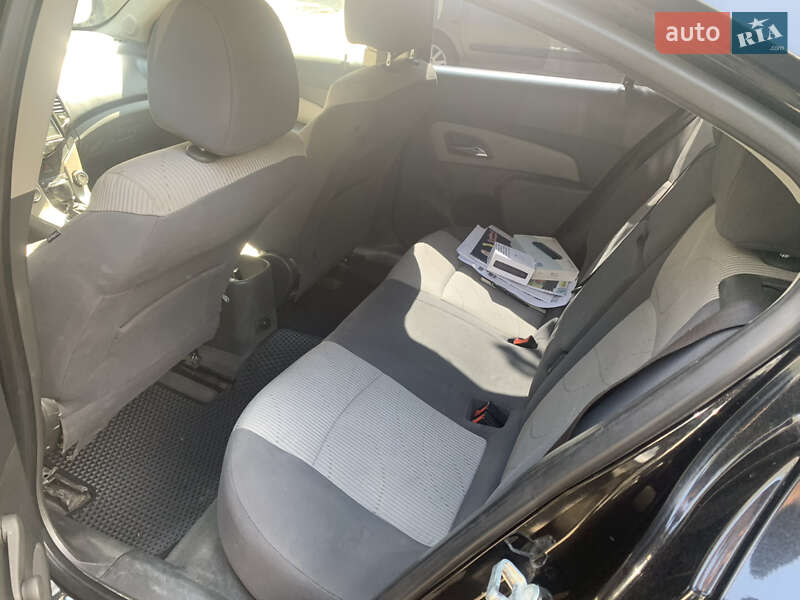 Седан Chevrolet Cruze 2009 в Ужгороді