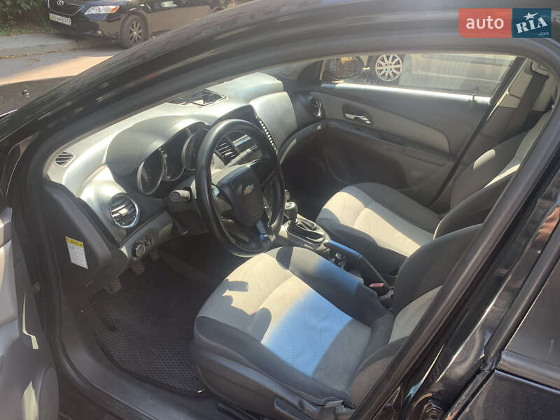 Седан Chevrolet Cruze 2009 в Ужгороді