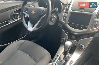 Хэтчбек Chevrolet Cruze 2013 в 
