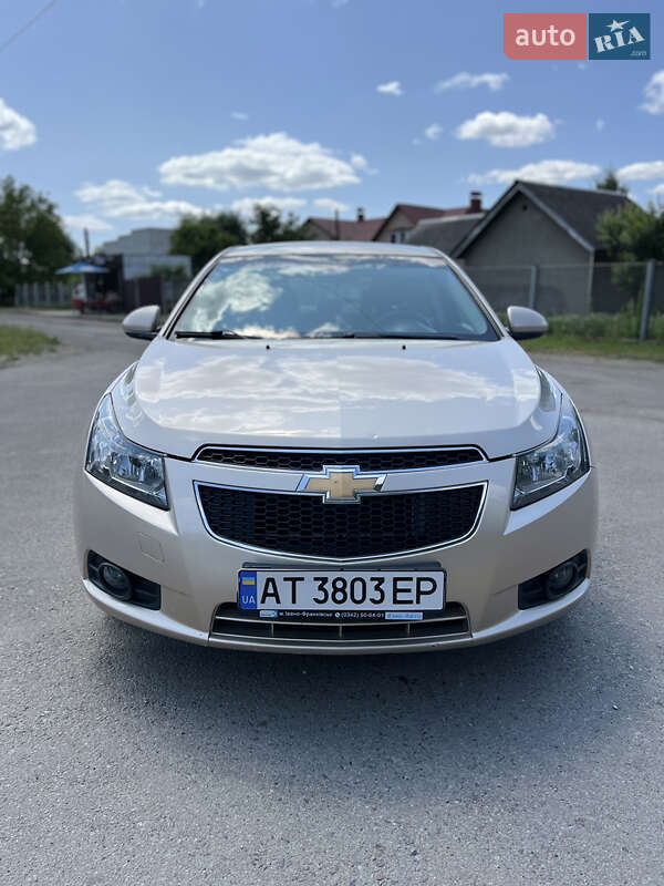 Хэтчбек Chevrolet Cruze 2012 в Калуше