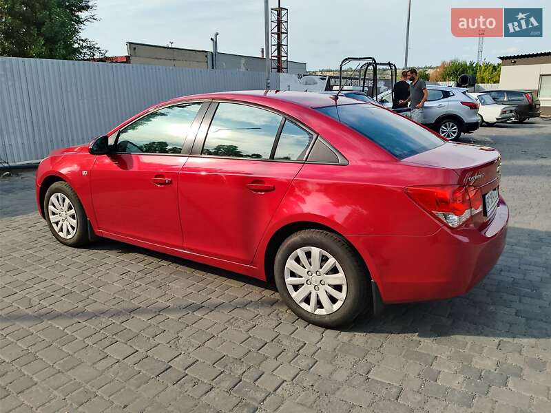 Седан Chevrolet Cruze 2011 в Тернополі
