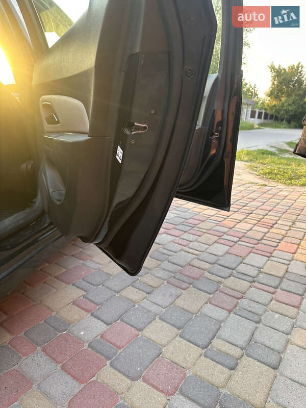 Седан Chevrolet Cruze 2015 в Новомосковске