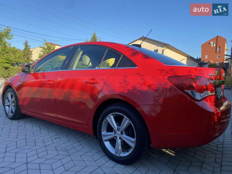 Седан Chevrolet Cruze 2015 в Львове