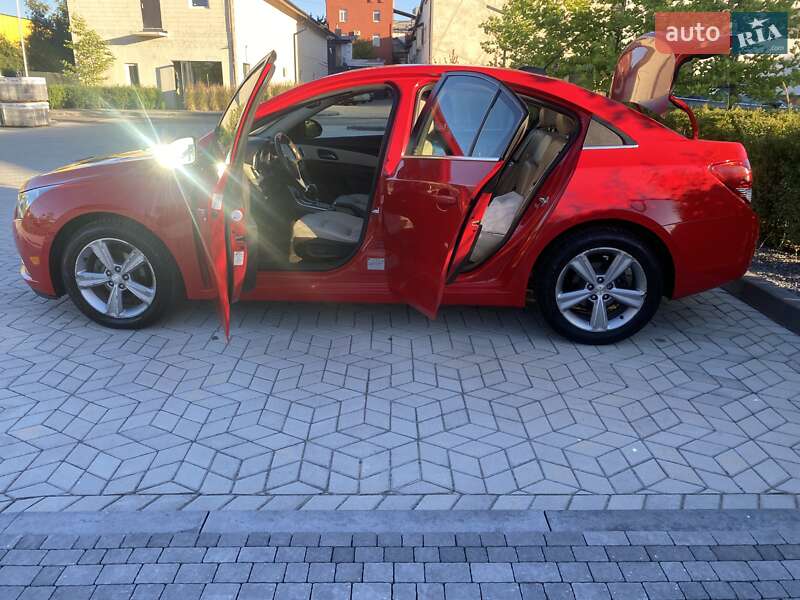 Седан Chevrolet Cruze 2015 в Львове