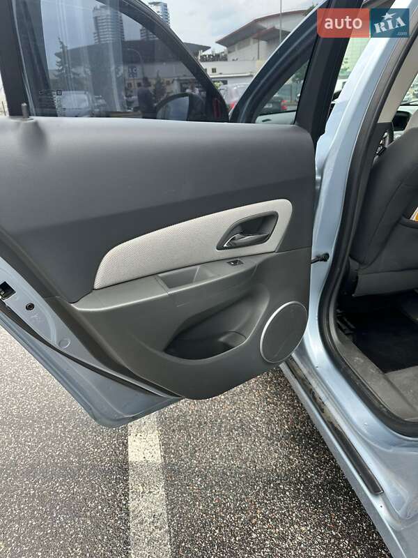 Седан Chevrolet Cruze 2010 в Киеве