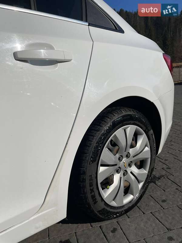 Седан Chevrolet Cruze 2014 в Міжгір'ї
