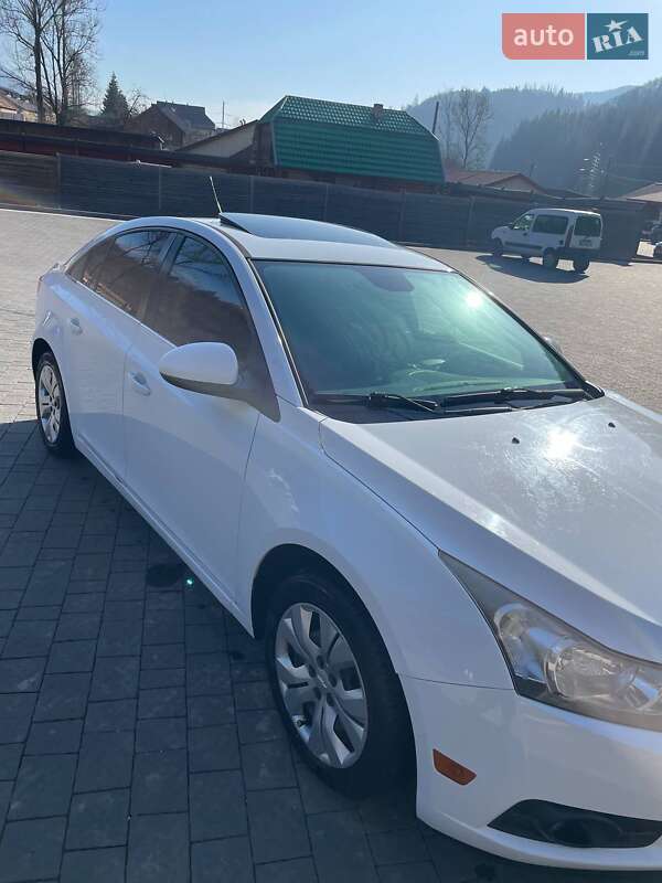 Седан Chevrolet Cruze 2014 в Міжгір'ї