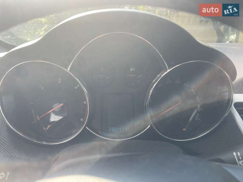 Седан Chevrolet Cruze 2011 в Киеве