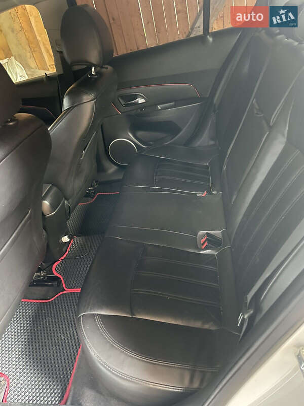 Седан Chevrolet Cruze 2011 в Рахове