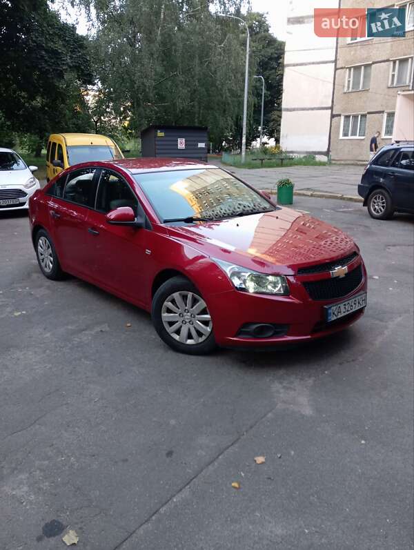 Седан Chevrolet Cruze 2009 в Киеве