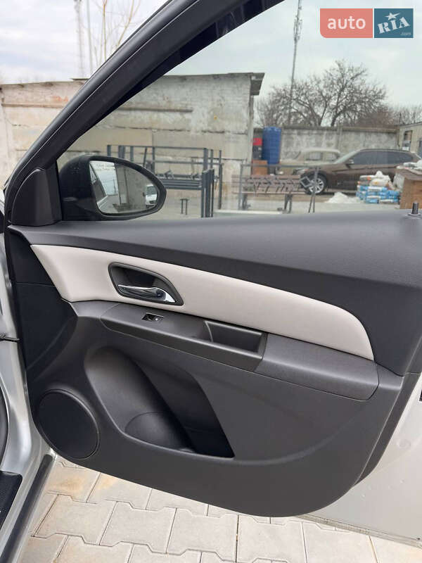 Седан Chevrolet Cruze 2011 в Одесі