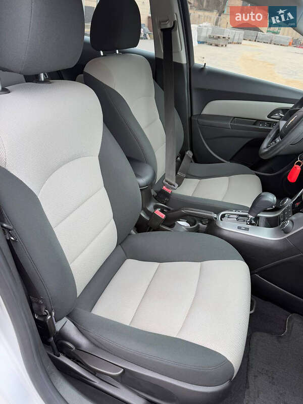 Седан Chevrolet Cruze 2011 в Одесі