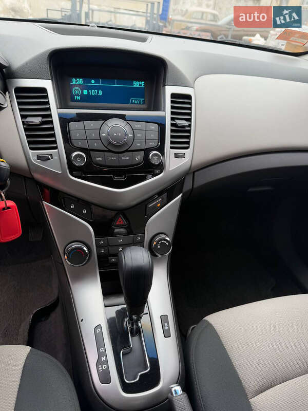 Седан Chevrolet Cruze 2011 в Одесі