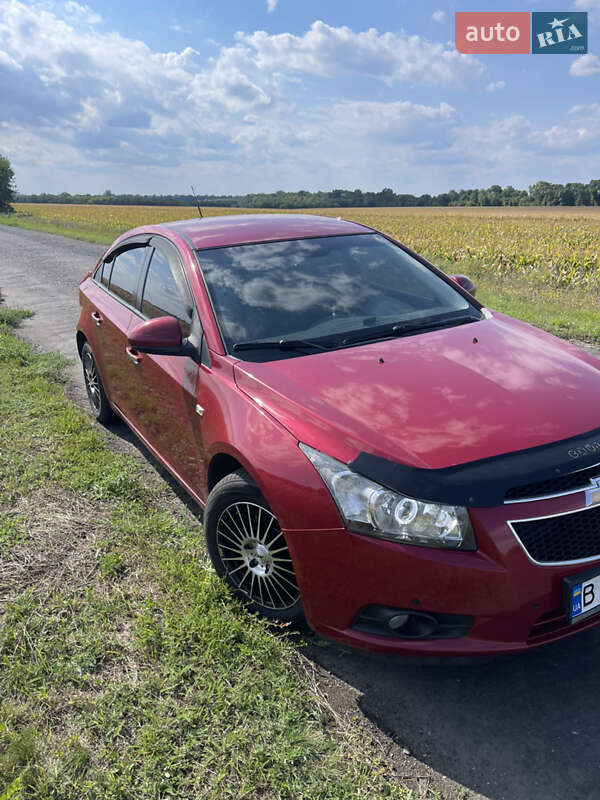 Седан Chevrolet Cruze 2010 в Полтаві